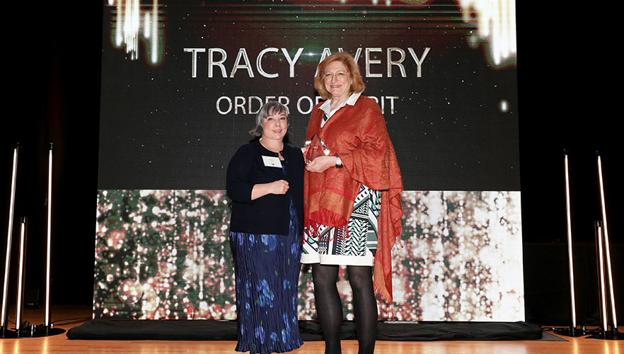 Tracy Avery 